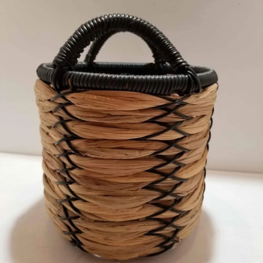 Better Homes And Gardens Black and Tan Woven Planter - Picture 3 of 6